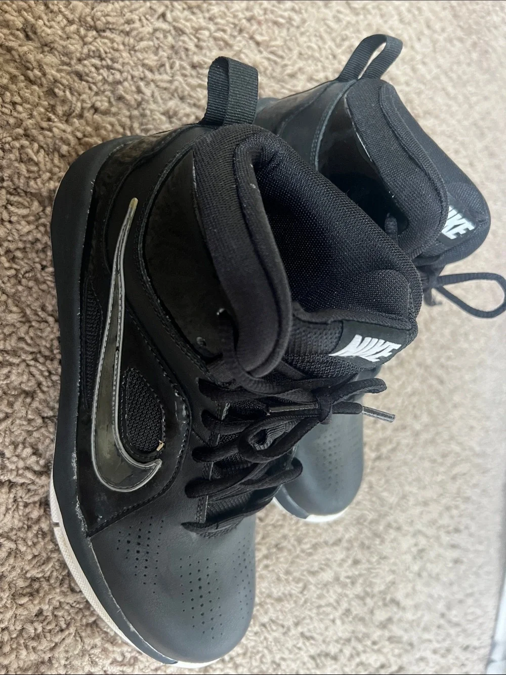 Nike Black High-Top Basketball Sneakers with White Accents size 6Y